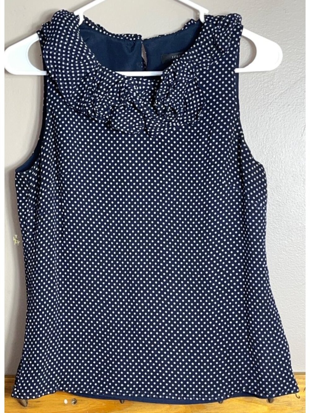 J Crew Silk Top Navy Polka Dot Sleeveless Ruffle Whimsigoth Preppy Luxury 4 - Picture 6 of 9